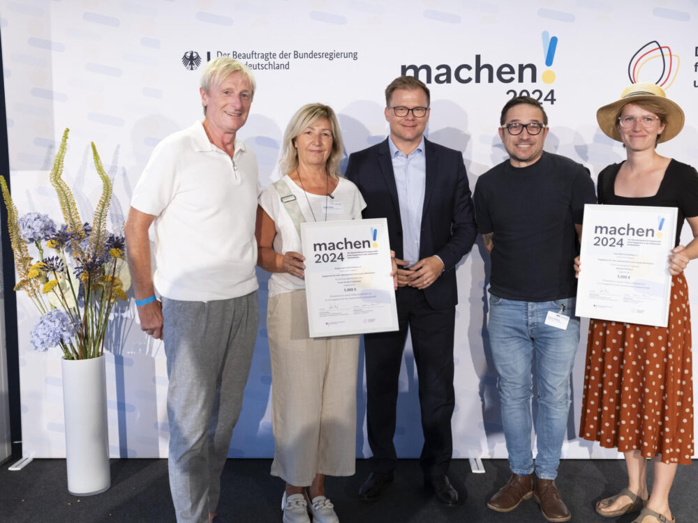 Gruppenfoto der Preisverleihung von „machen!2024“